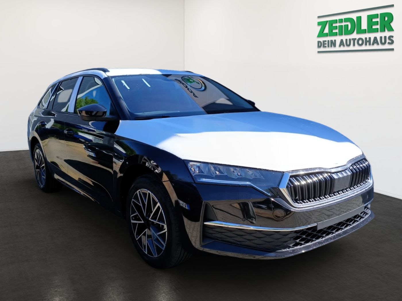 Škoda Octavia Combi Selection 2,0 TDI DSG Navi 4xSHZ Bild 2