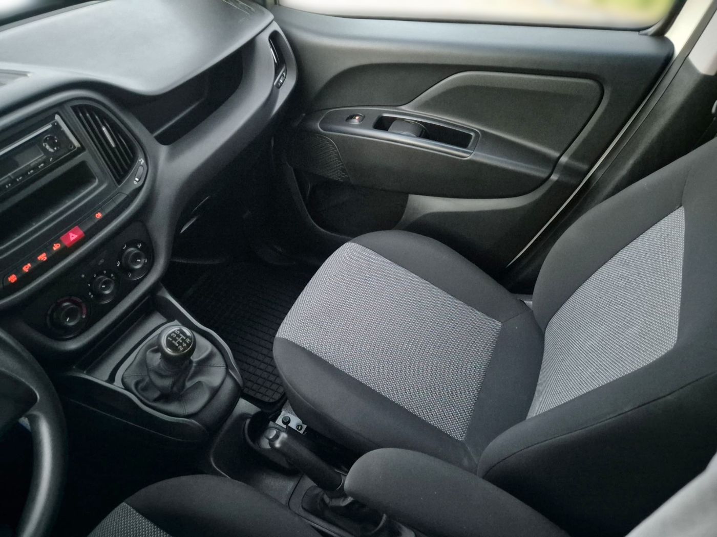 Fiat Dobl Cargo Kasten 1.3 Multijet Klima Schiebet&uuml;r Bild 12
