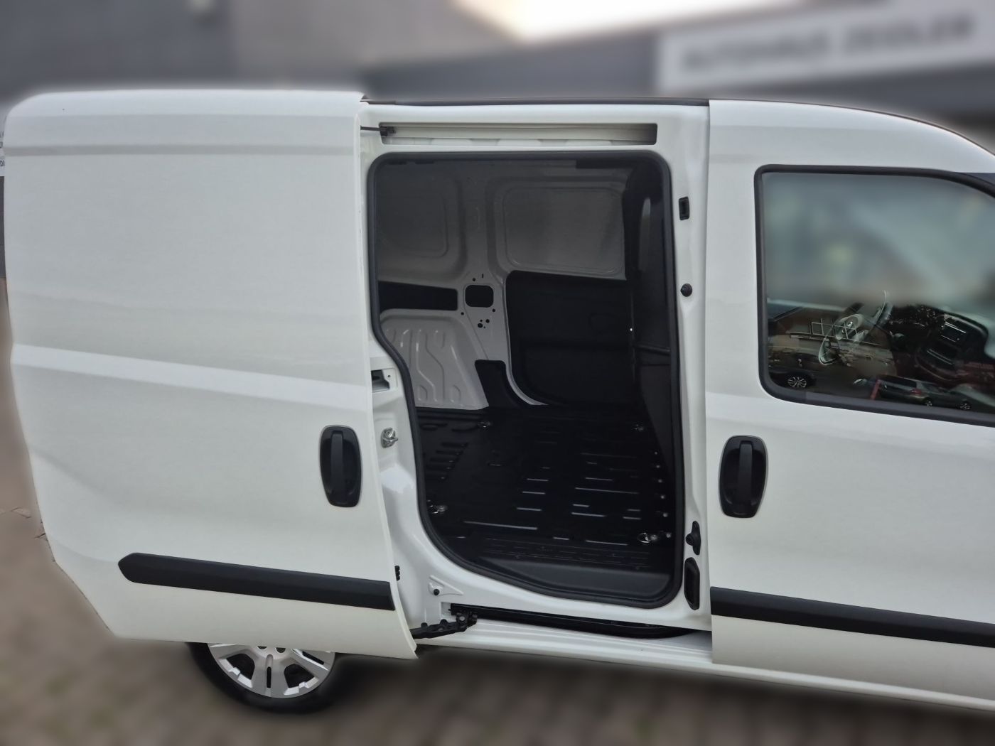 Fiat Dobl Cargo Kasten 1.3 Multijet Klima Schiebet&uuml;r Bild 14