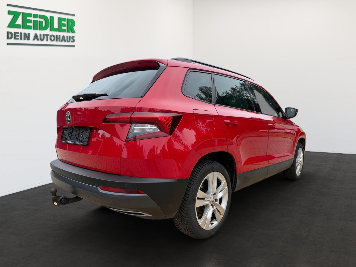 Škoda Karoq Style 1.5 TSI ACT DSG AHK Navi Pano RFK LED Bild 3