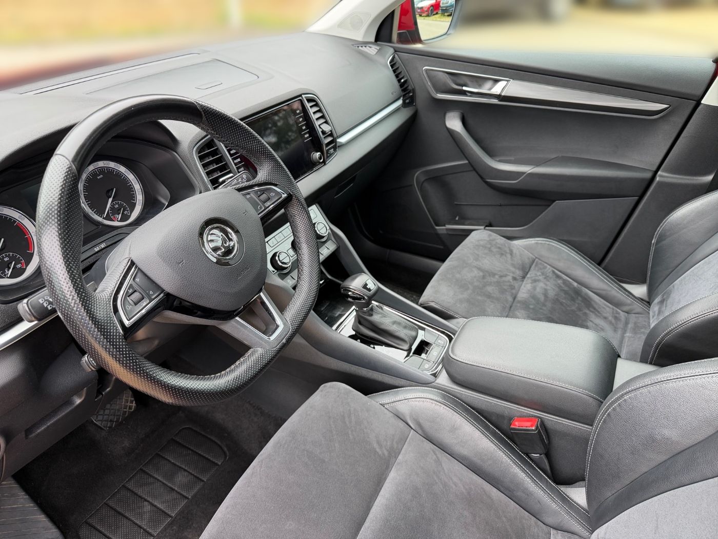 Škoda Karoq Style 1.5 TSI ACT DSG AHK Navi Pano RFK LED Bild 7