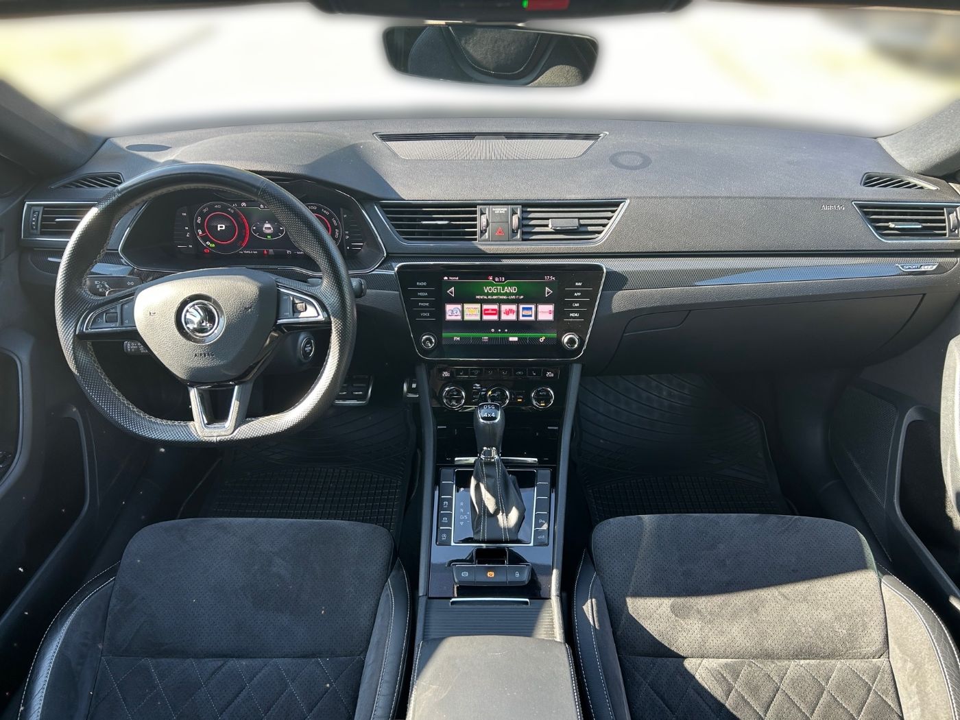 Škoda Superb Combi 2.0 TDI 4x4 Sportline AHK Navi ACC Bild 10