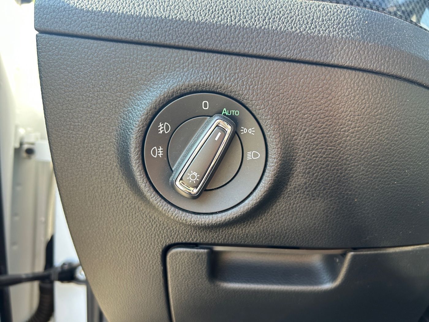 Škoda Superb Combi 2.0 TDI 4x4 Sportline AHK Navi ACC Bild 17