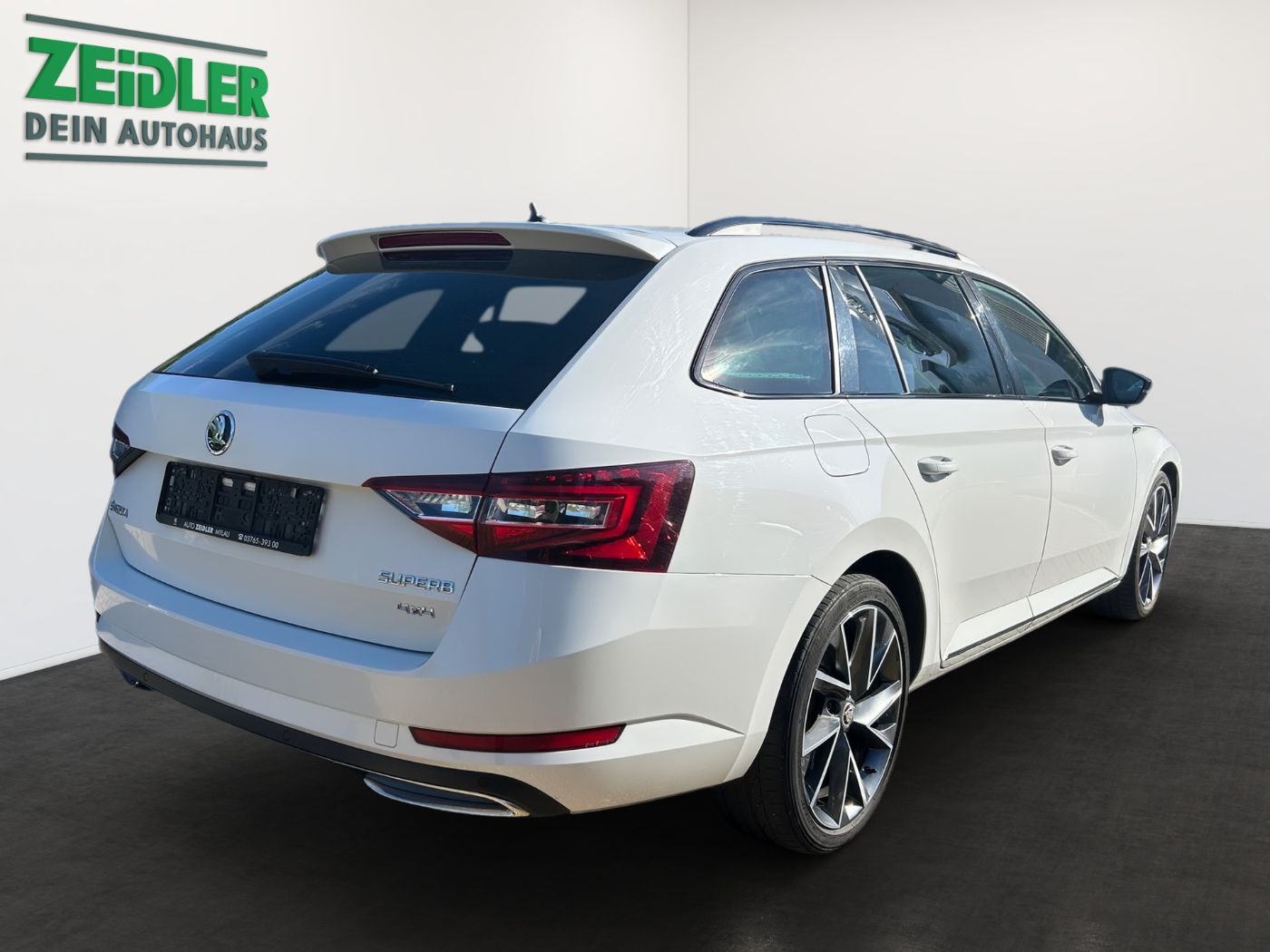 Škoda Superb Combi 2.0 TDI 4x4 Sportline AHK Navi ACC Bild 4