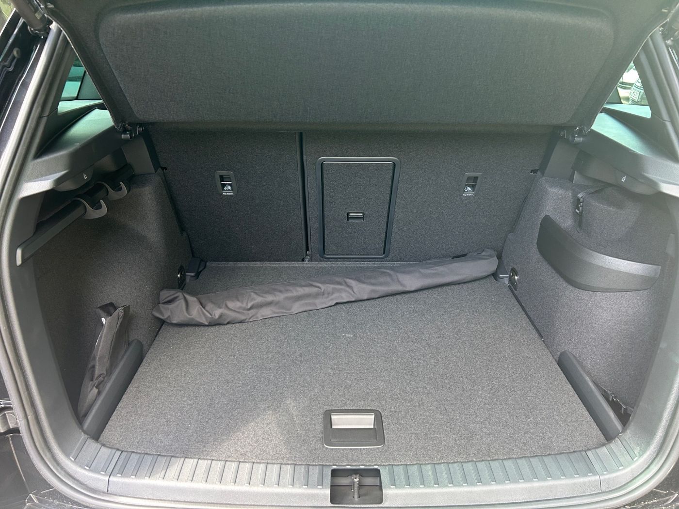 Škoda Karoq Sportline 2,0 TSI 4x4 DSG Navi Pano Kam. Bild 12