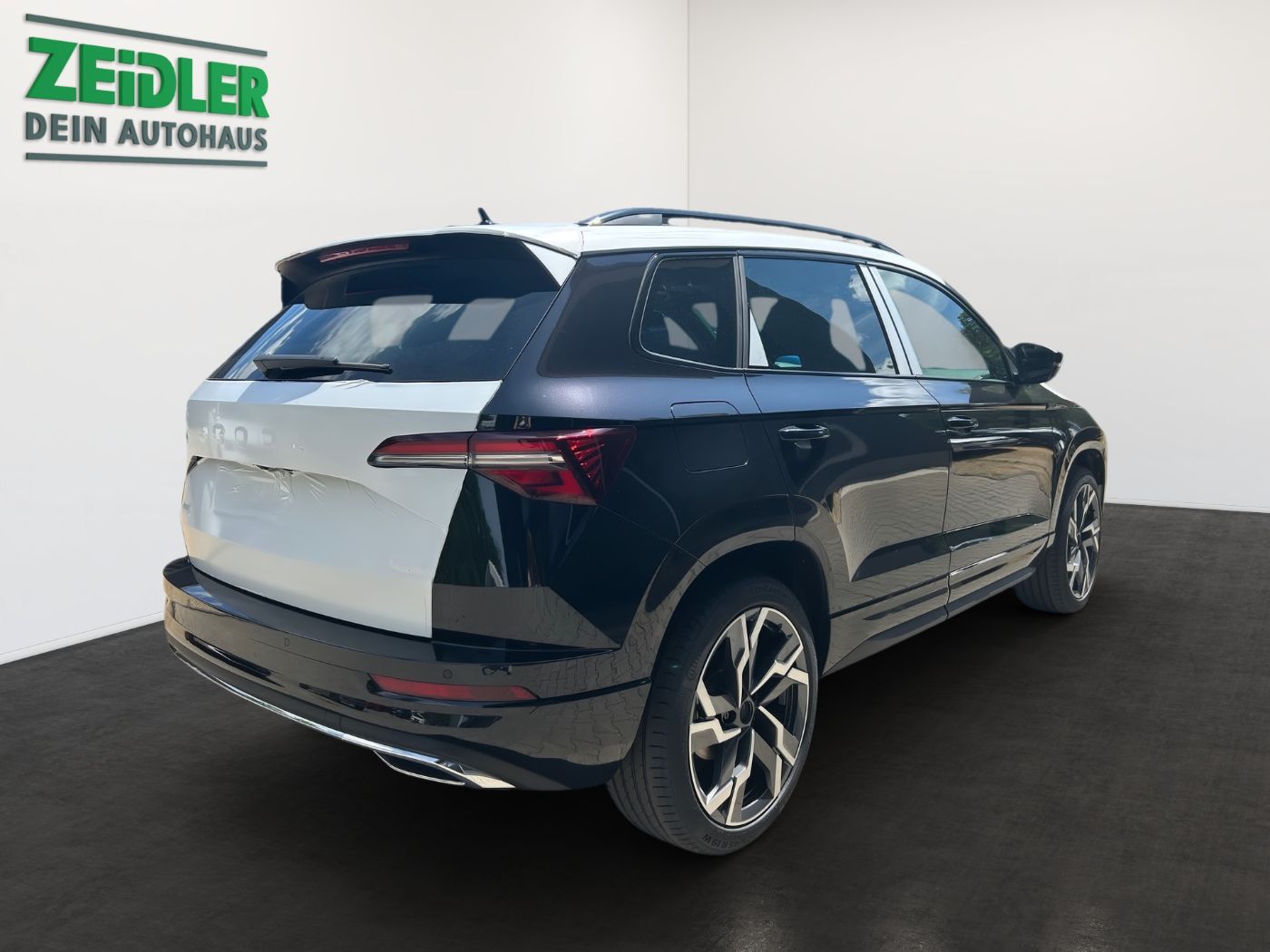 Škoda Karoq Sportline 2,0 TSI 4x4 DSG Navi Pano Kam. Bild 3