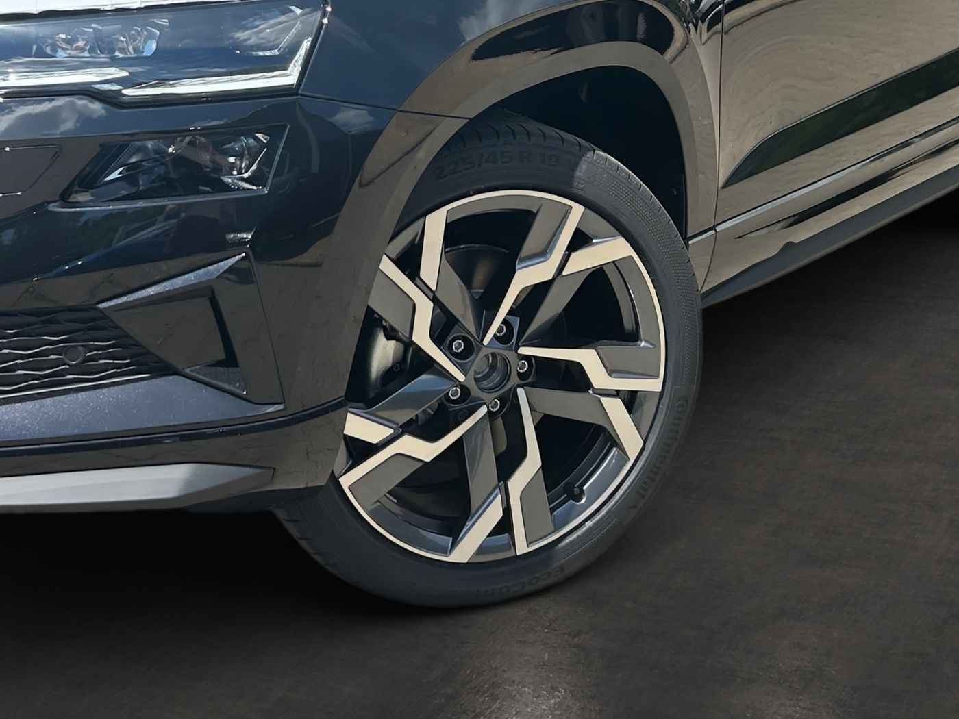 Škoda Karoq Sportline 2,0 TSI 4x4 DSG Navi Pano Kam. Bild 6