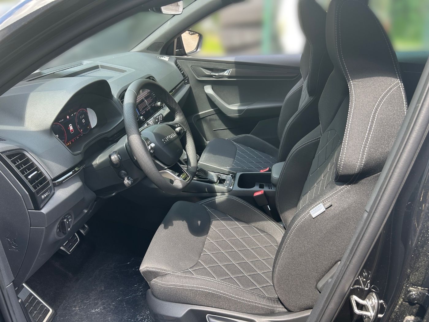 Škoda Karoq Sportline 2,0 TSI 4x4 DSG Navi Pano Kam. Bild 7