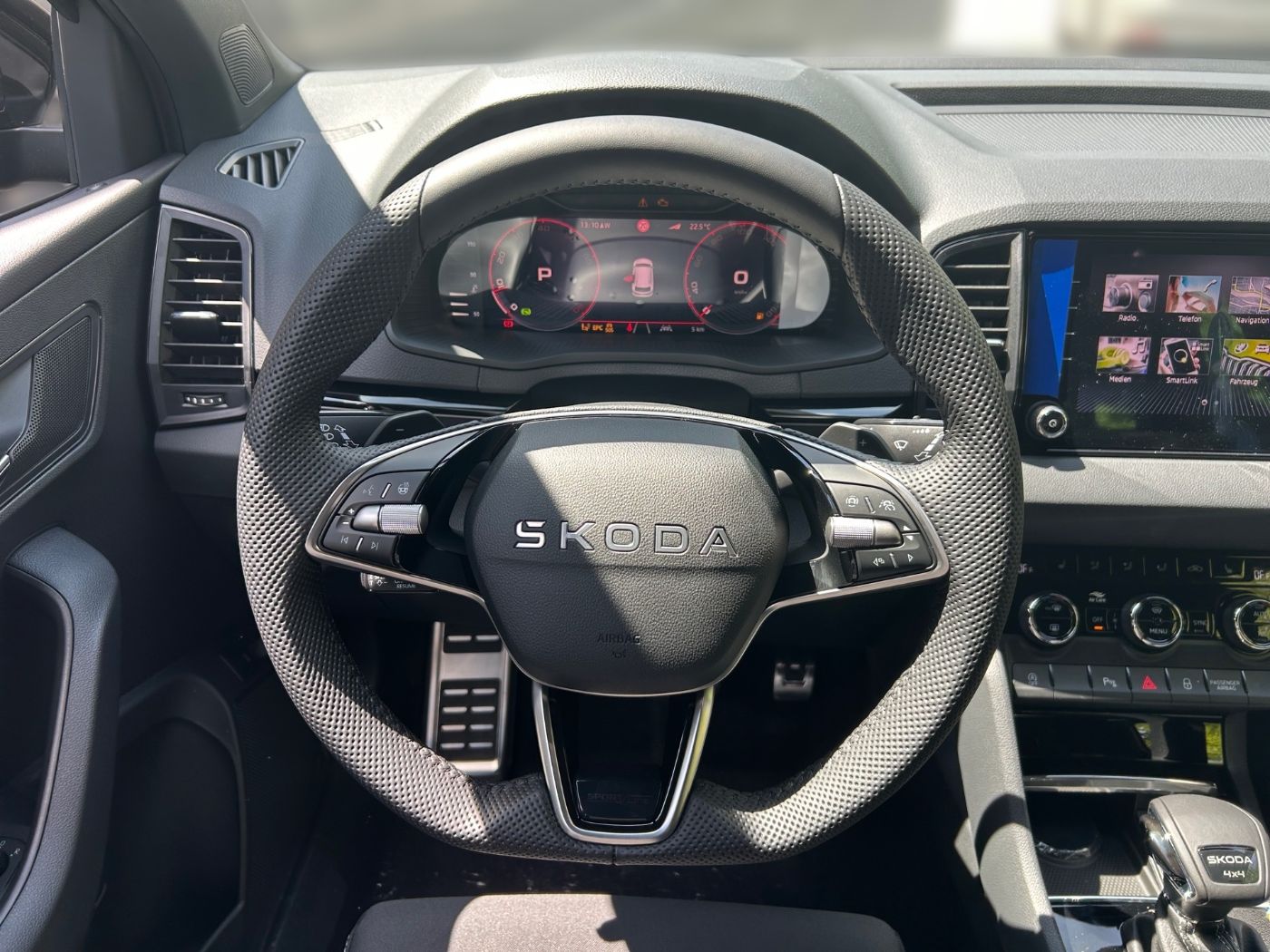 Škoda Karoq Sportline 2,0 TSI 4x4 DSG Navi Pano Kam. Bild 8