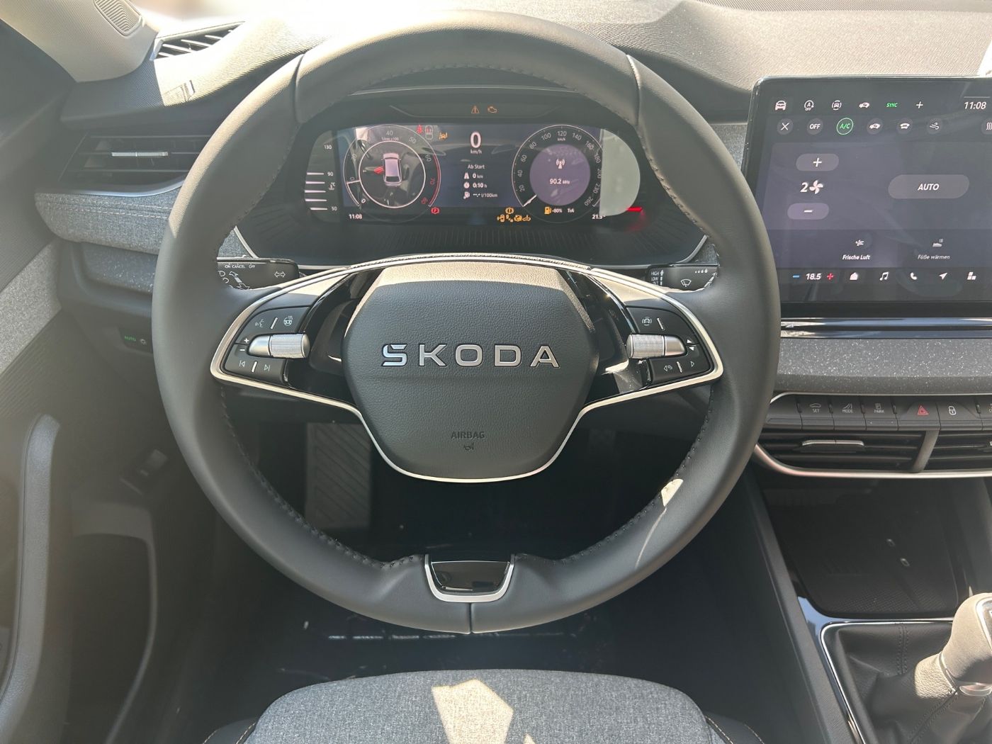 Škoda Octavia Combi Balance 1,5 TSI Navi Kam. 4xSHZ Bild 8