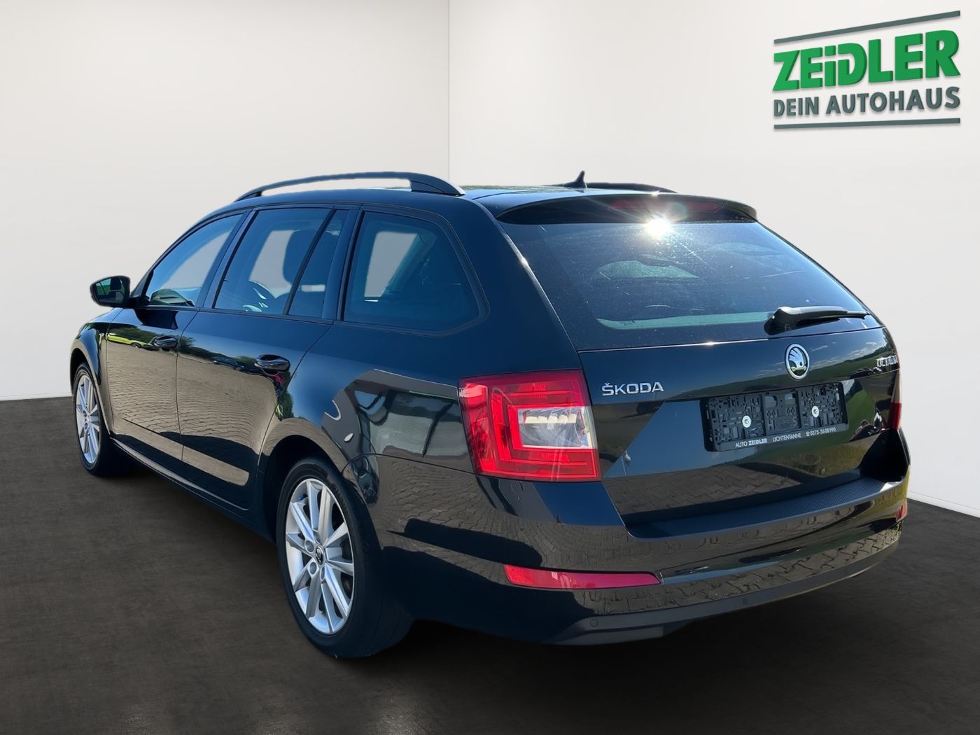 Škoda Octavia Combi Joy 1,6 TDI Green Tec LM Navi PDC Bild 4