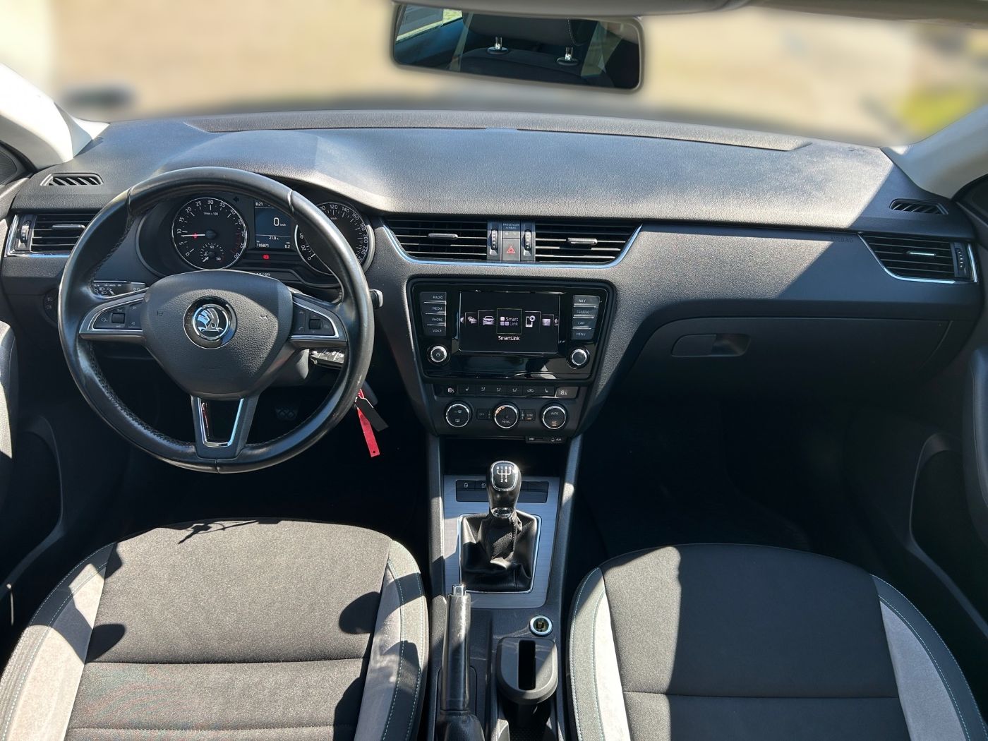 Škoda Octavia Combi Joy 1,6 TDI Green Tec LM Navi PDC Bild 10