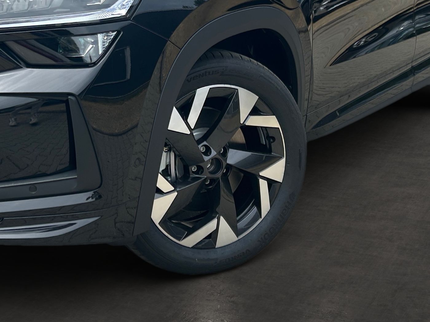 Skoda Kodiaq 1.5 TSI iV Sportline Navi AHZV 360 Bild 6