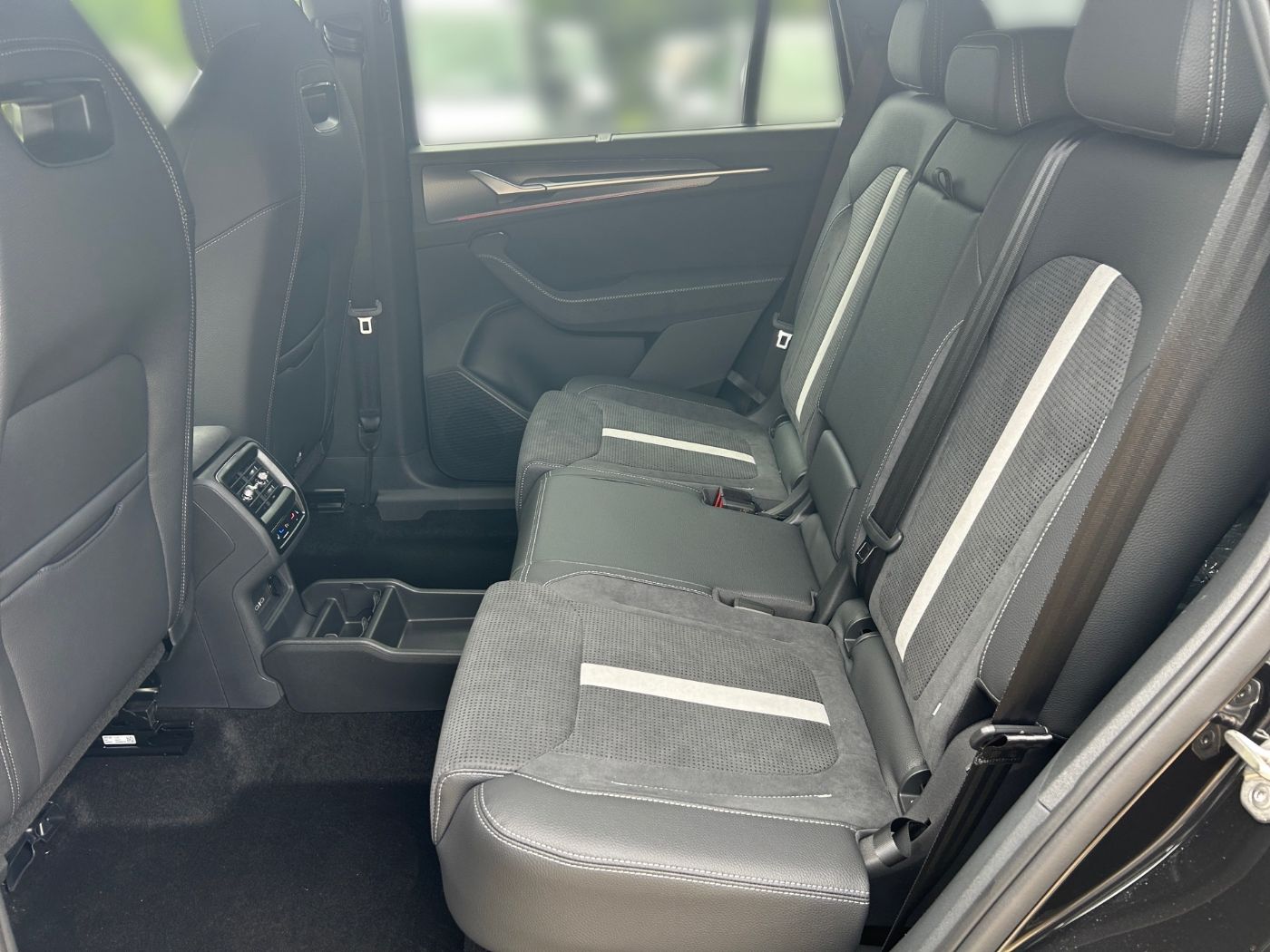 Skoda Kodiaq 1.5 TSI iV Sportline Navi AHZV 360 Bild 11