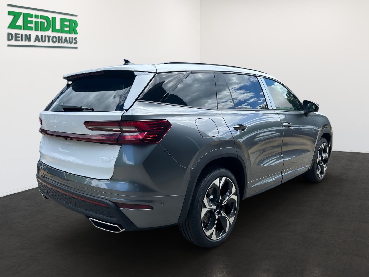 Škoda Kodiaq RS 2,0 TSI 4x4 DSG Navi AHZV Kam. 360 Bild 3
