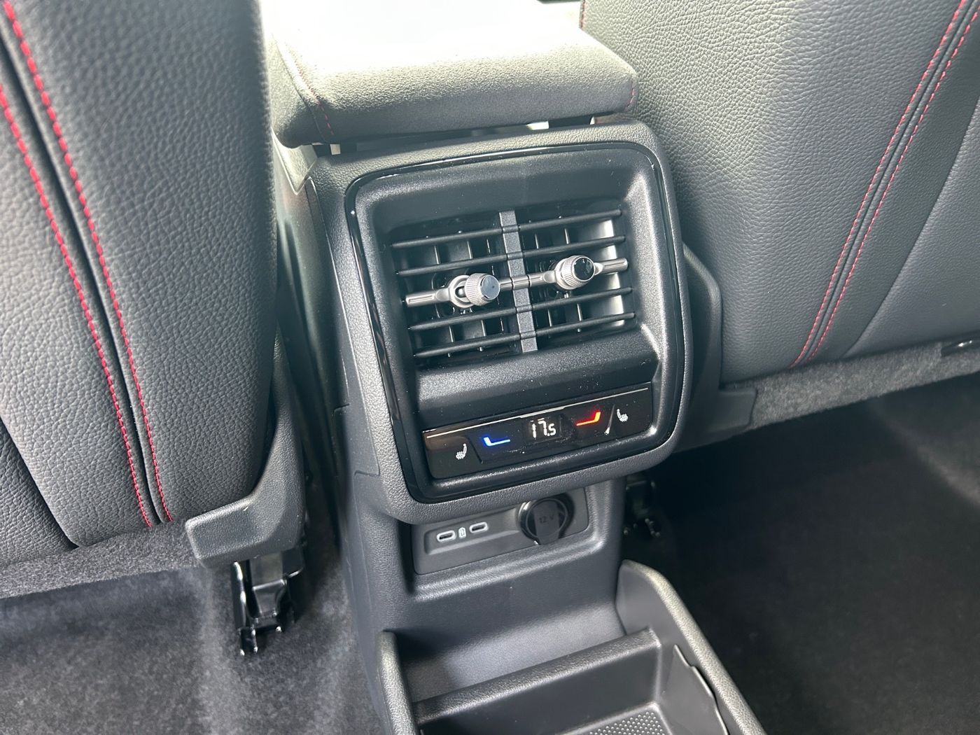 Škoda Kodiaq RS 2,0 TSI 4x4 DSG Navi AHZV Kam. 360 Bild 16