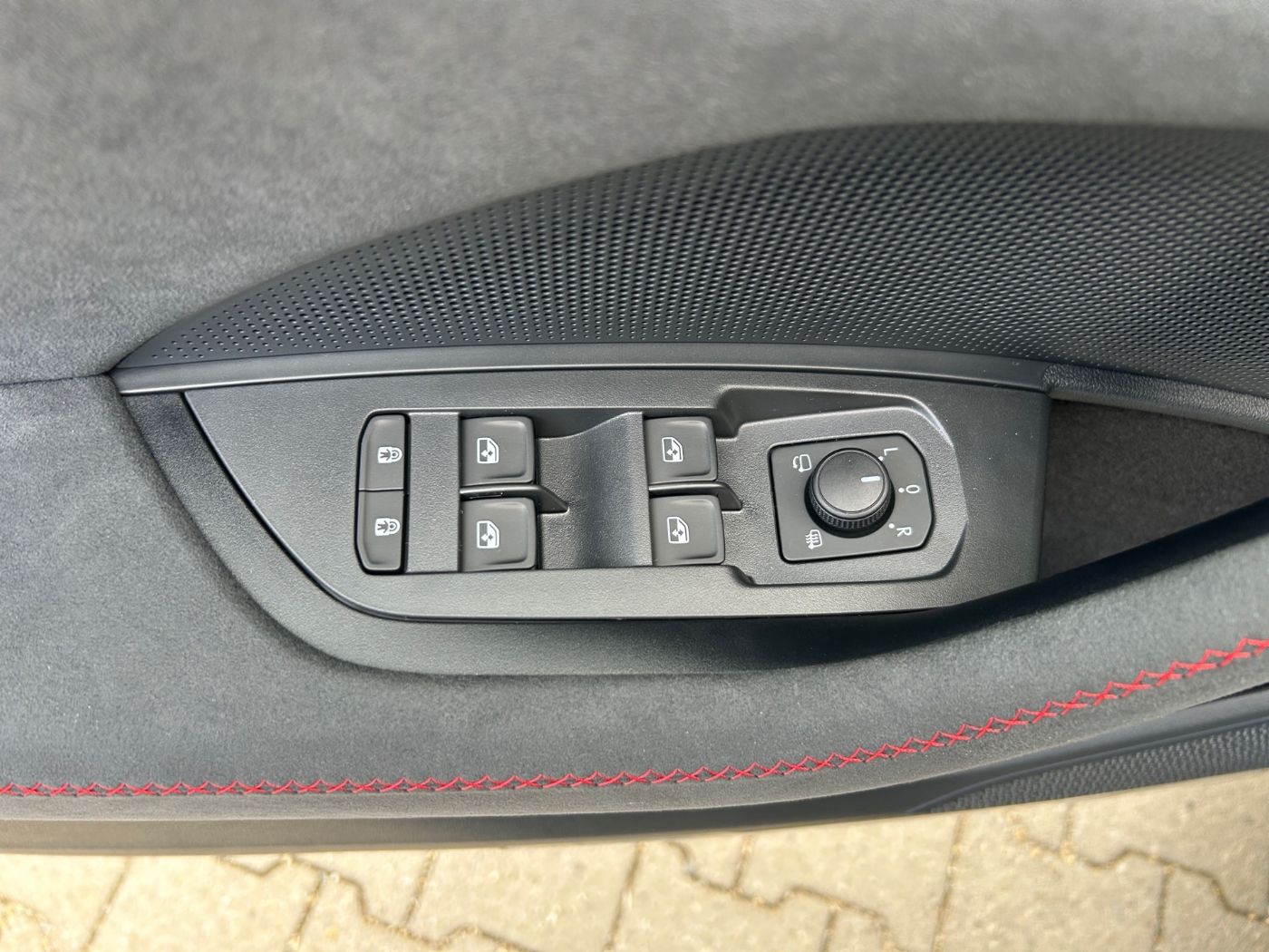 Škoda Kodiaq RS 2,0 TSI 4x4 DSG Navi AHZV Kam. 360 Bild 18