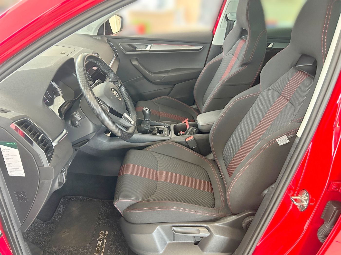 Škoda Karoq 1.5 TSI ACT Style LM Navi Pano SportS. AHK Bild 7