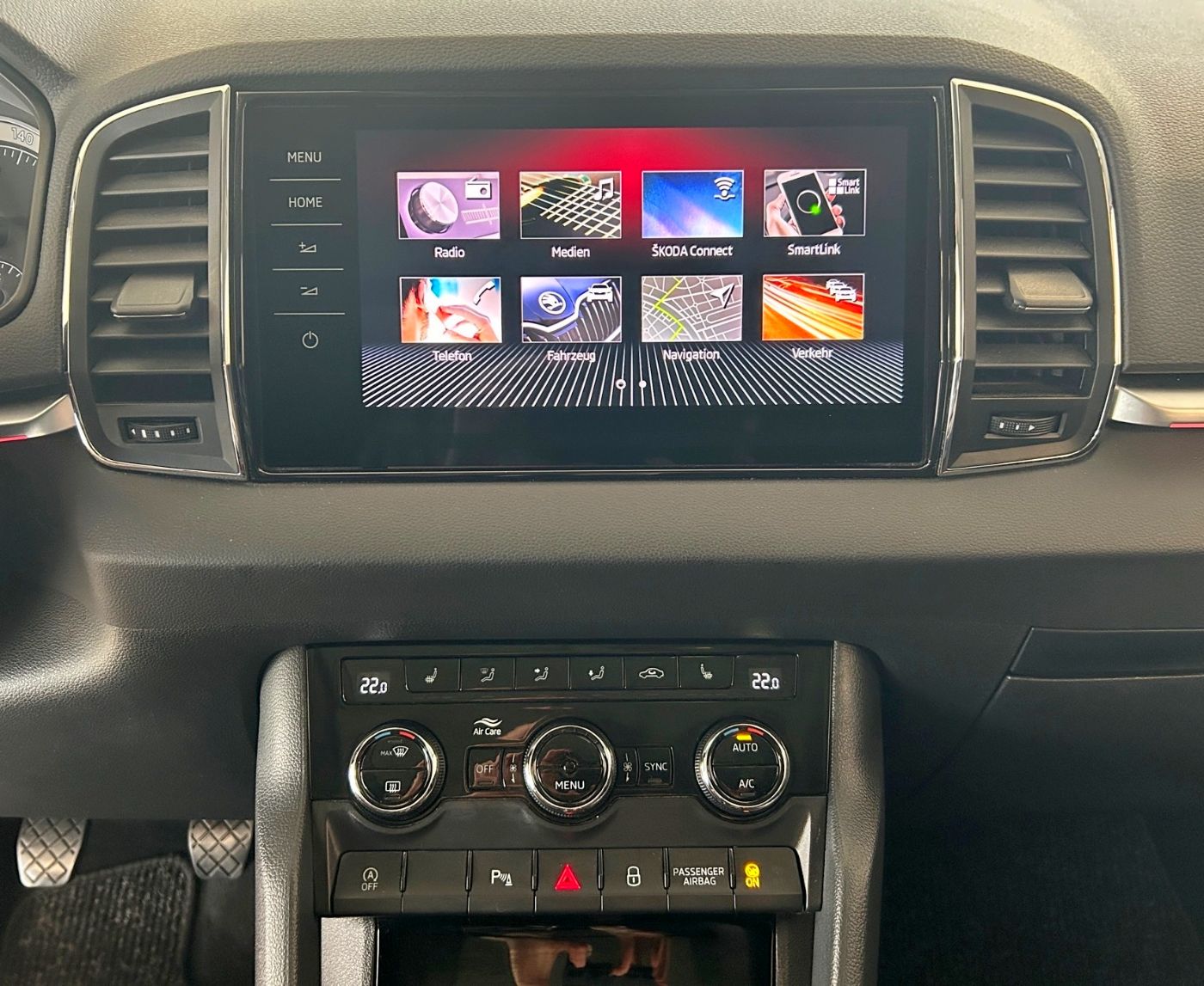 Škoda Karoq 1.5 TSI ACT Style LM Navi Pano SportS. AHK Bild 9