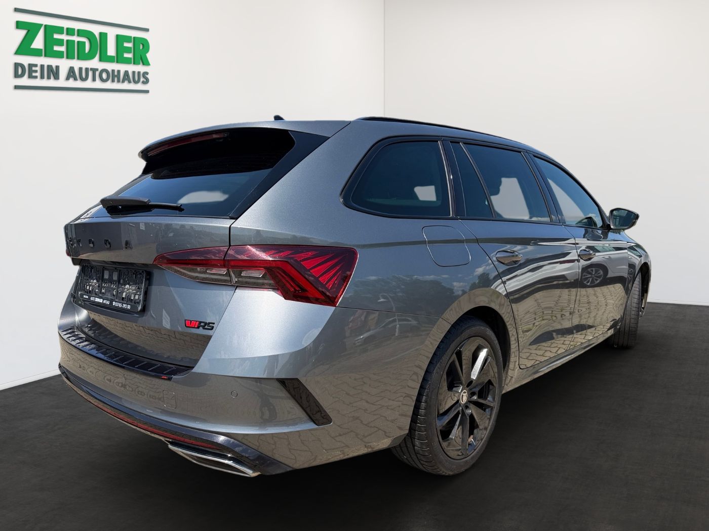 Škoda Octavia Combi RS 2.0 TSI DSG LM SportS. Standhzg. Bild 3