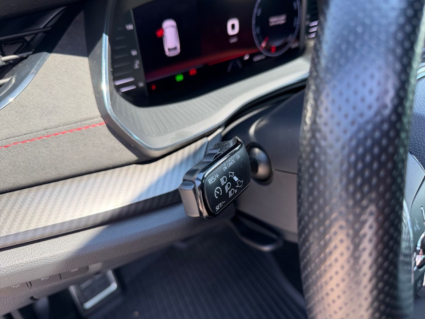 Škoda Octavia Combi RS 2.0 TSI DSG LM SportS. Standhzg. Bild 14