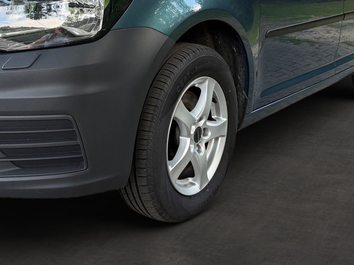 VW Caddy PKW Trendline 1,0 TSI BMT Klima PDC SHZ Bild 6
