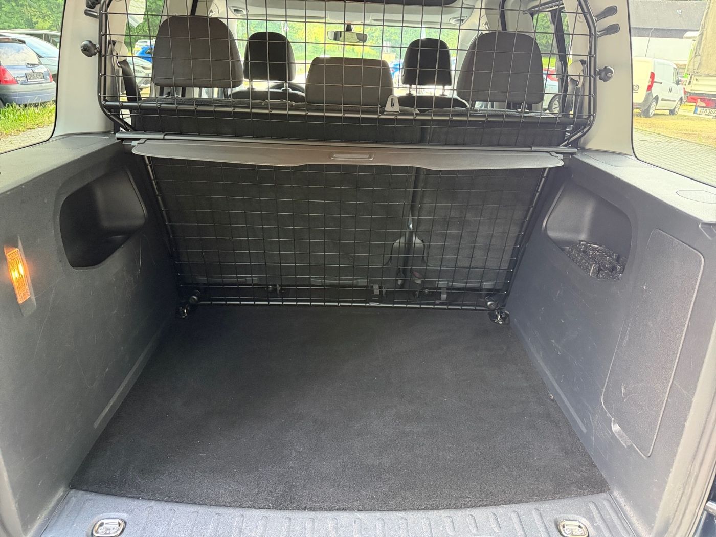 VW Caddy PKW Trendline 1,0 TSI BMT Klima PDC SHZ Bild 12