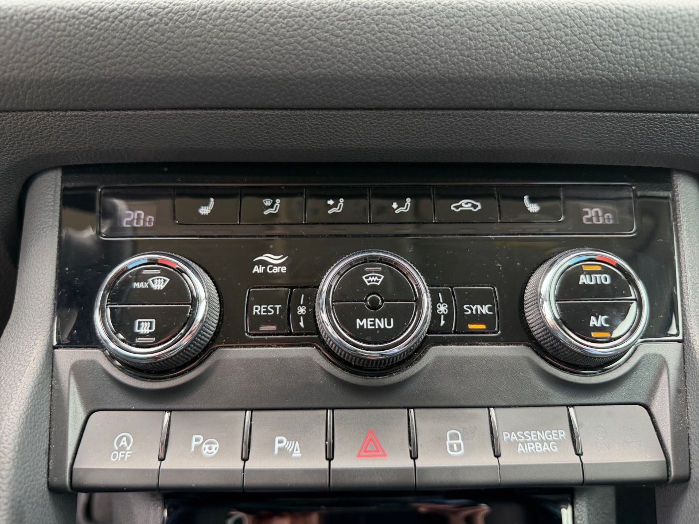 Škoda Kodiaq Tour 2.0 TSI 4x4 DSG AHK Matrix ParkAss Bild 16