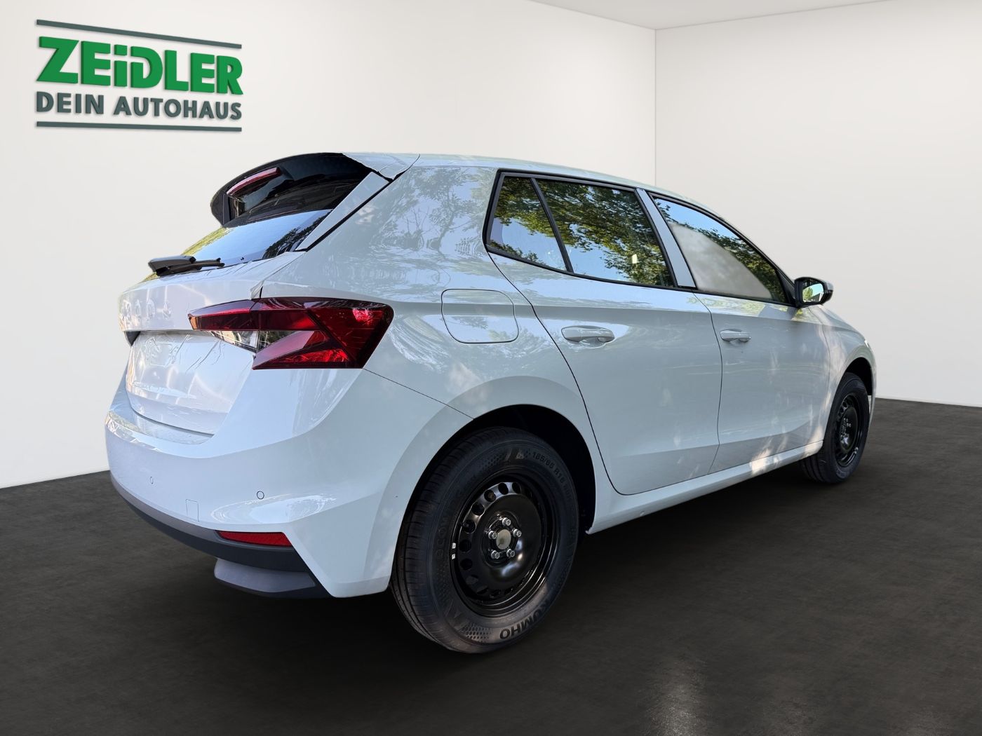 Škoda Fabia Essence 1,0 MPI LED PDC SHZ SpurH Bild 3