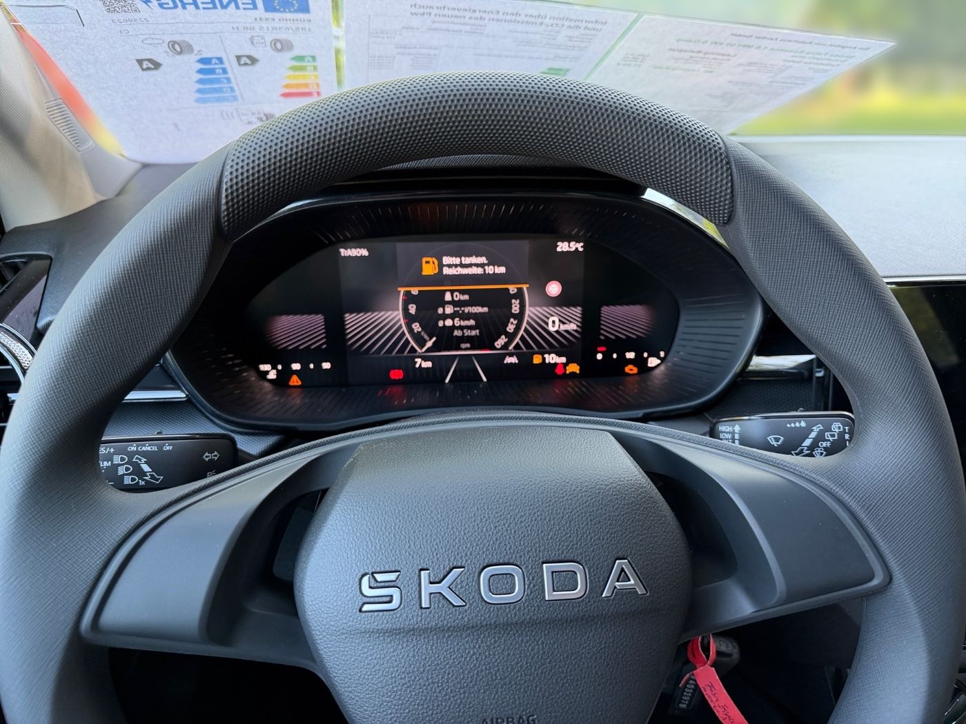 Škoda Fabia Essence 1,0 MPI LED PDC SHZ SpurH Bild 9