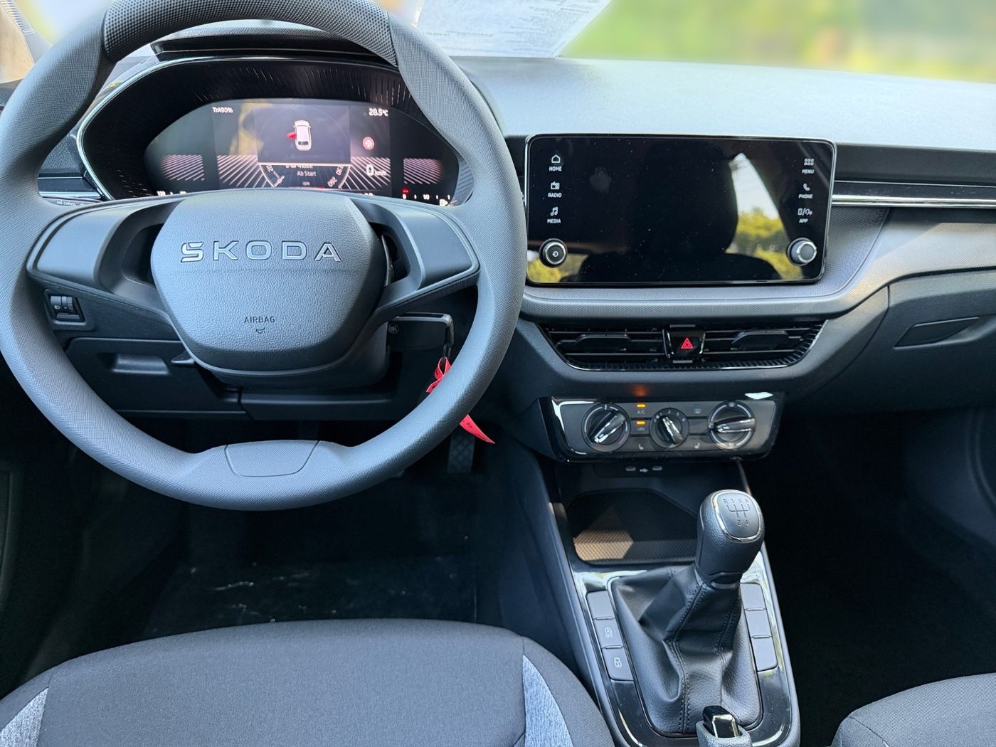 Škoda Fabia Essence 1,0 MPI LED PDC SHZ SpurH Bild 10
