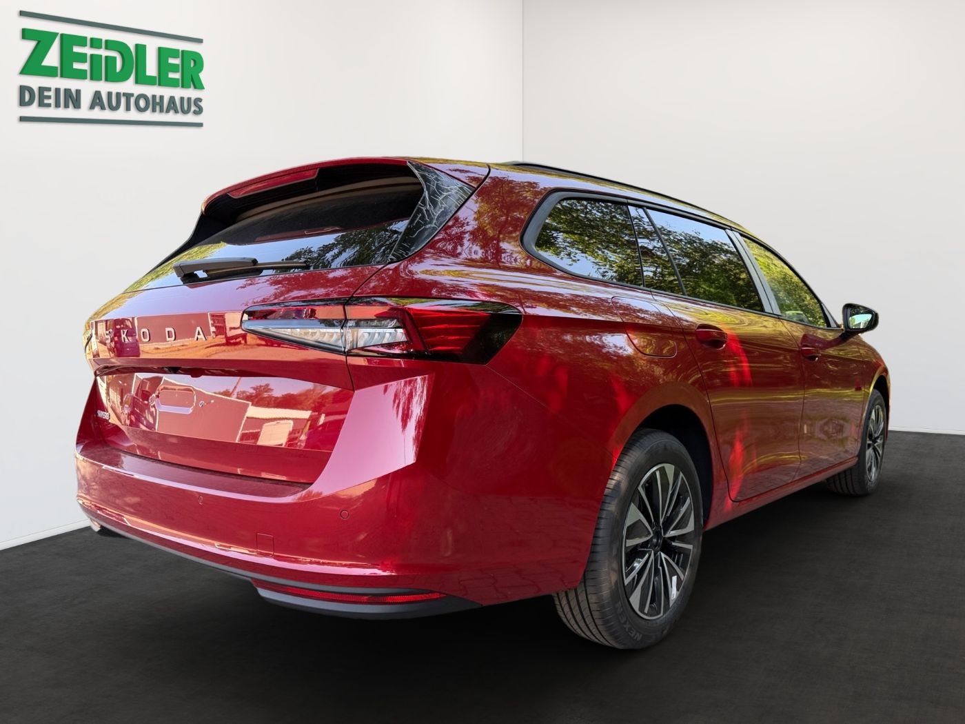 Škoda Superb Combi Essence 1.5 TSI mHEV DSG Navi Kam. Bild 2