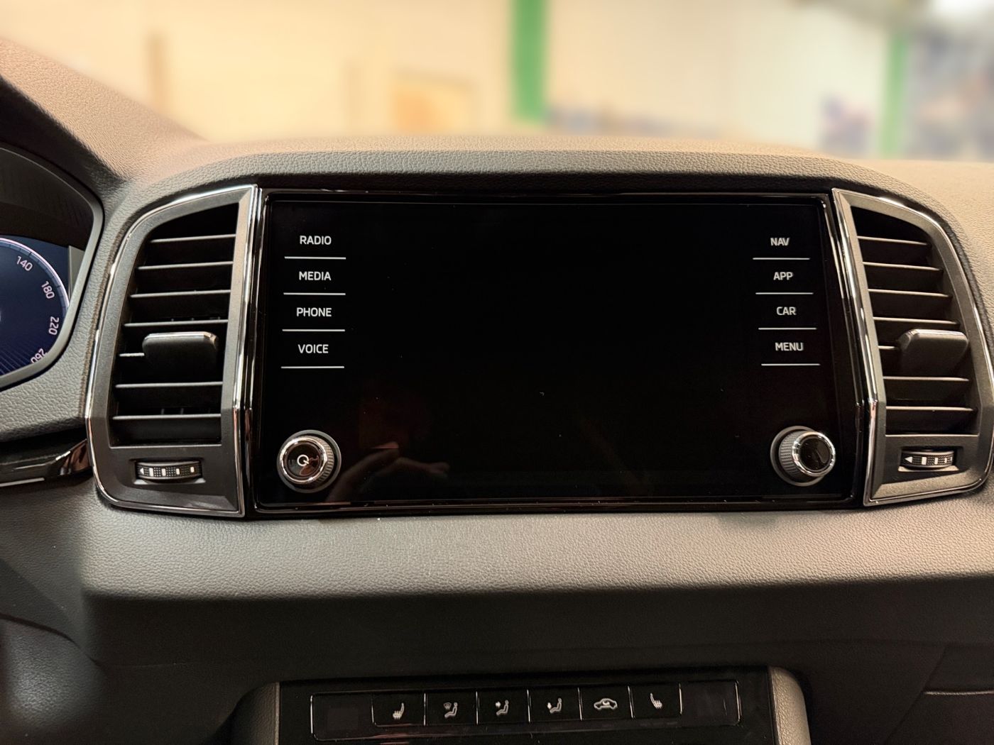 Škoda Karoq Balance 1,5 TSI DSG LM Navi Kam. 2xKlima Bild 9