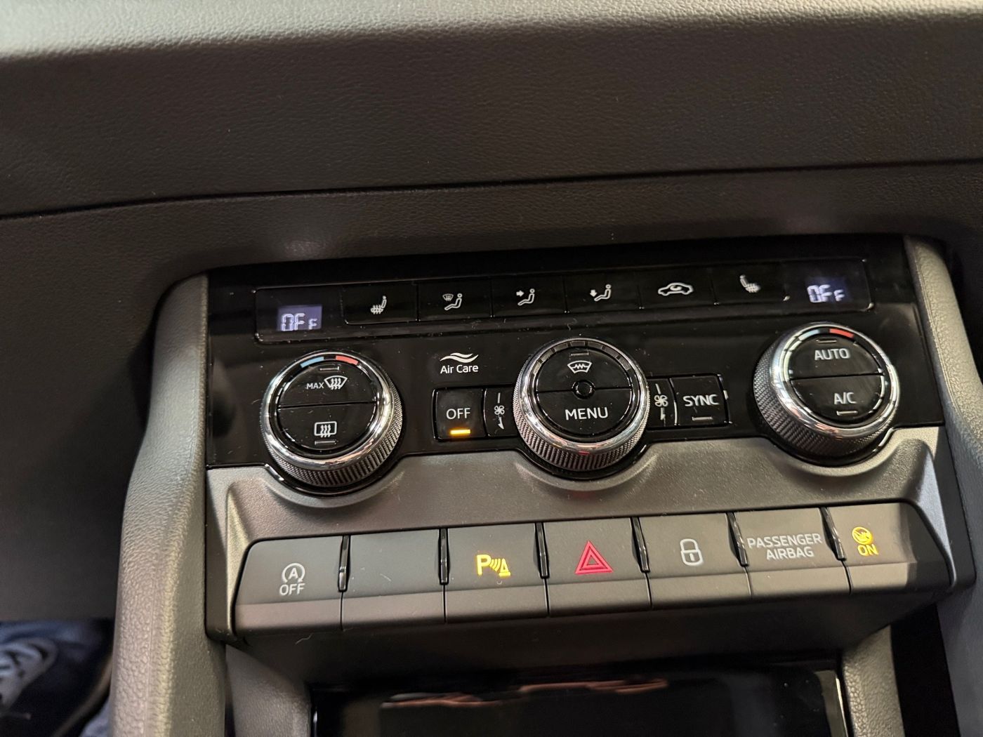 Škoda Karoq Balance 1,5 TSI DSG LM Navi Kam. 2xKlima Bild 17