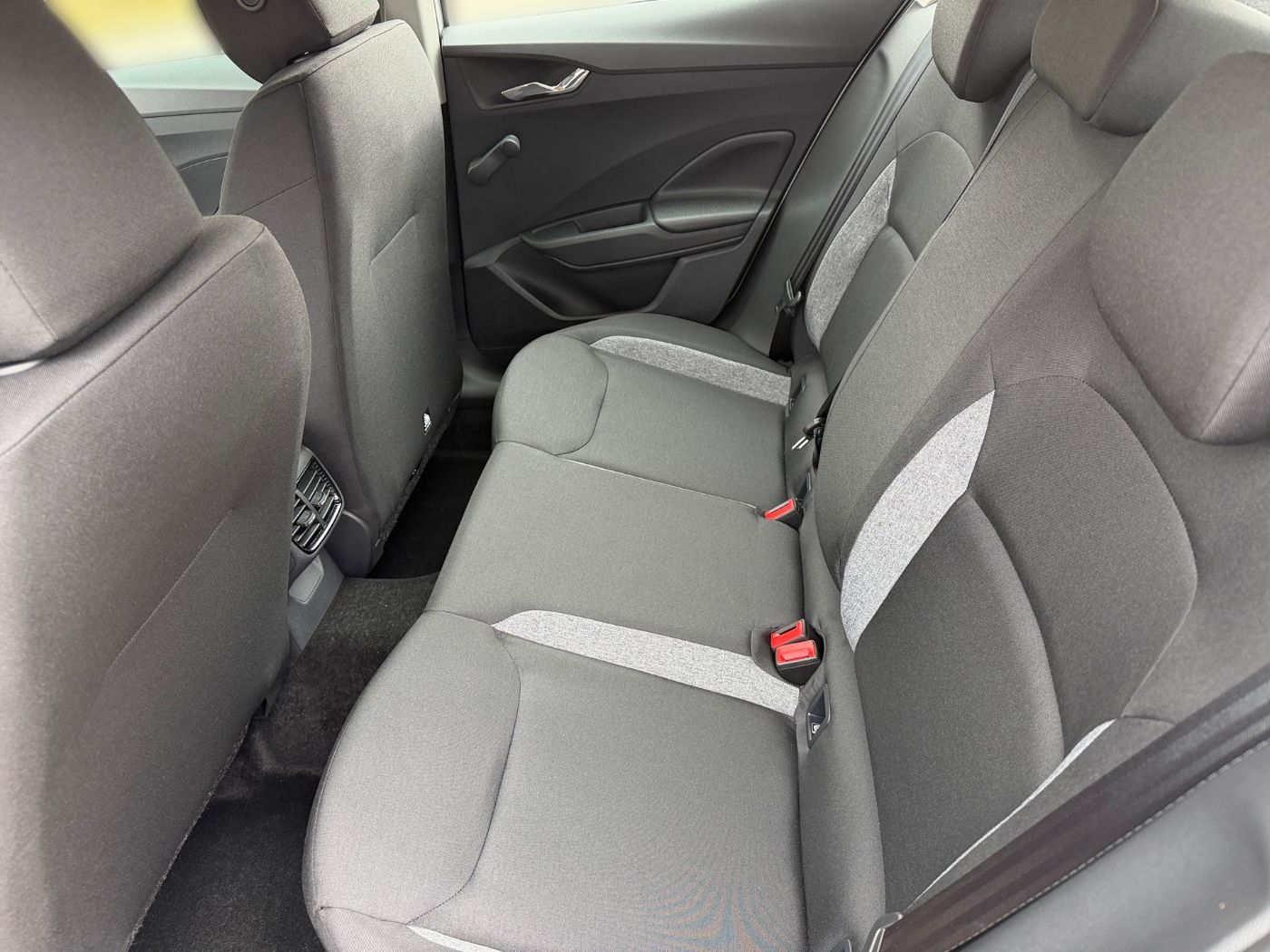 Škoda Fabia 1.0 TSI Essence LED PDC SHZ SpurH Bild 11