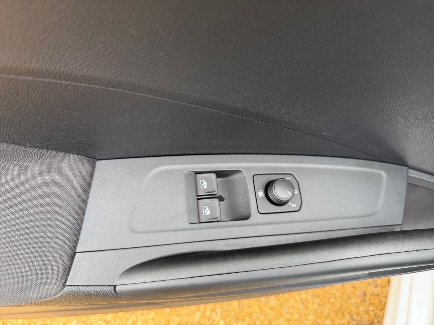 Škoda Fabia 1.0 TSI Essence LED PDC SHZ SpurH Bild 13