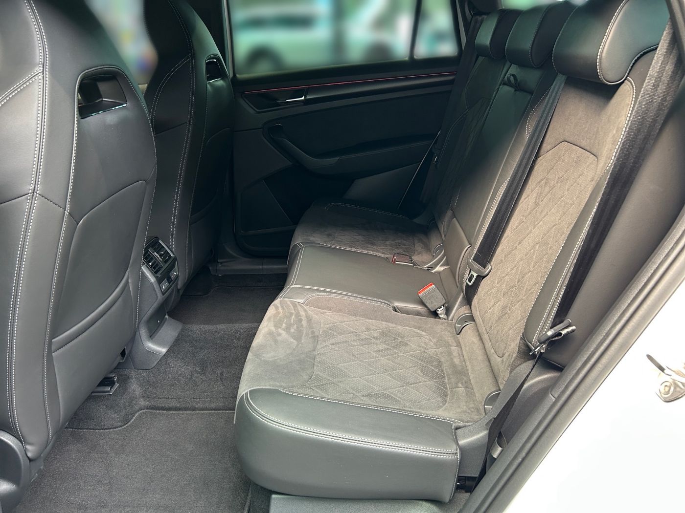 Škoda Kodiaq Sportline 2,0 TDI 4x4 DSG AHK Matrix 360 Bild 10
