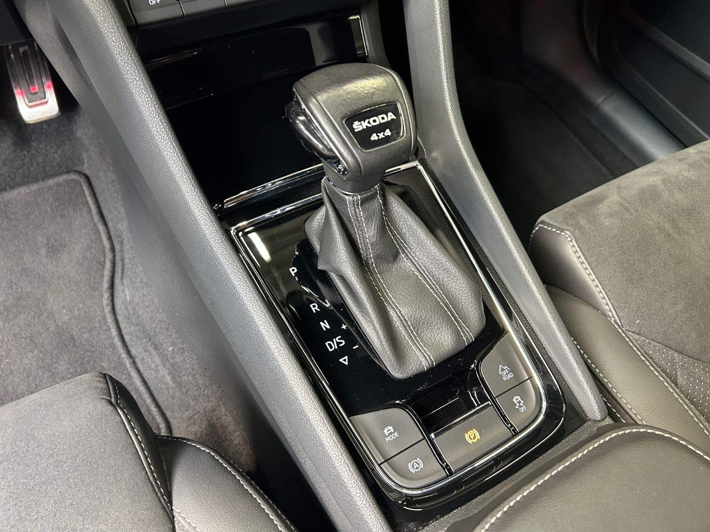 Škoda Kodiaq Sportline 2,0 TDI 4x4 DSG AHK Matrix 360 Bild 16