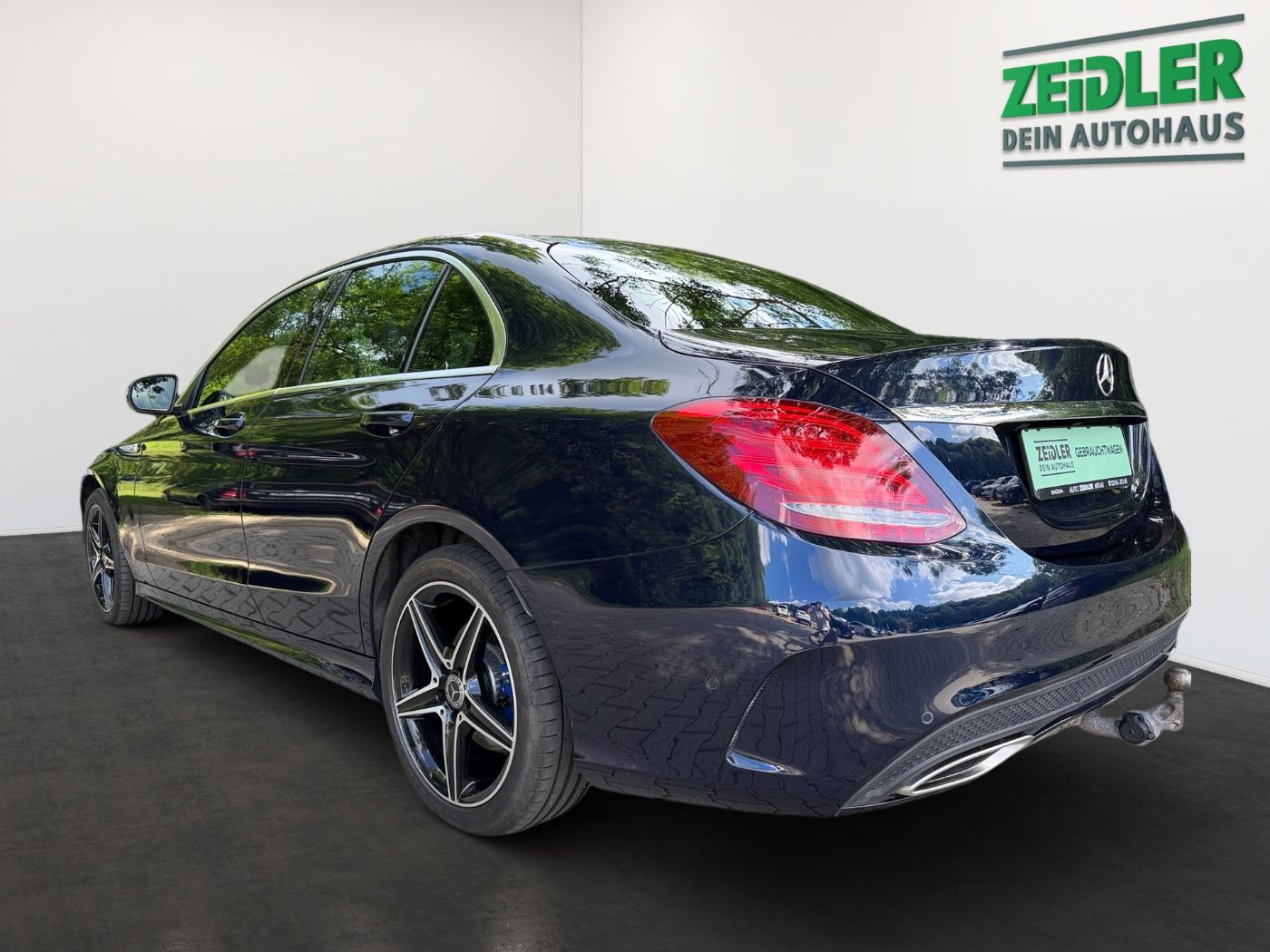 MERCEDES-BENZ C 200 AMG Line LM Navi Pano SportS. ParkAss Bild 4