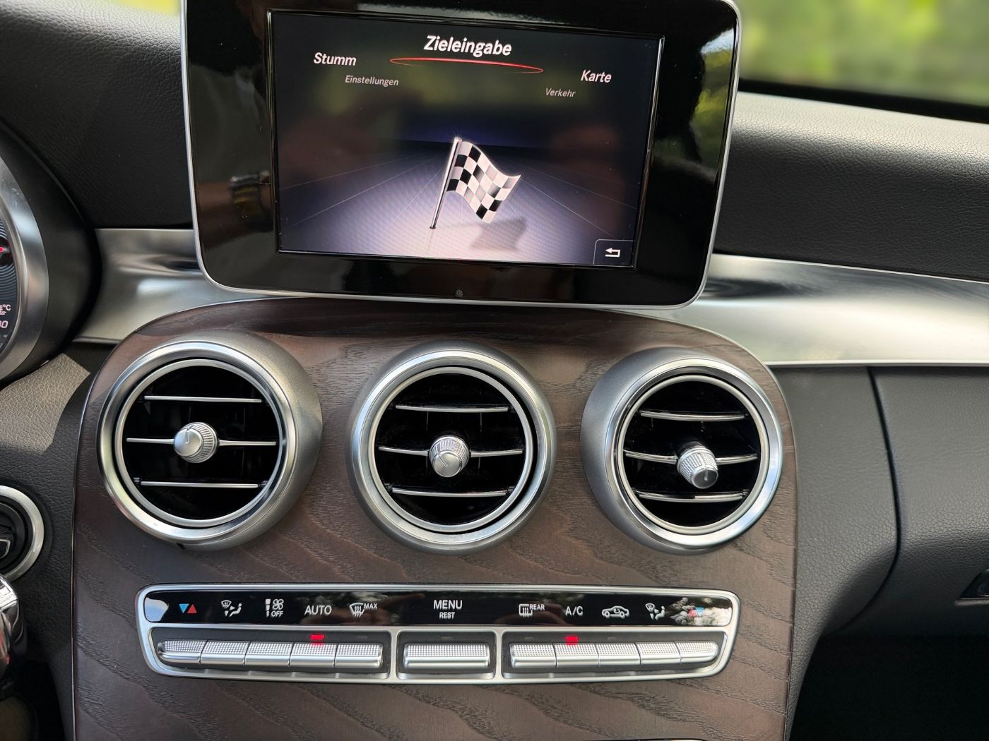 MERCEDES-BENZ C 200 AMG Line LM Navi Pano SportS. ParkAss Bild 9