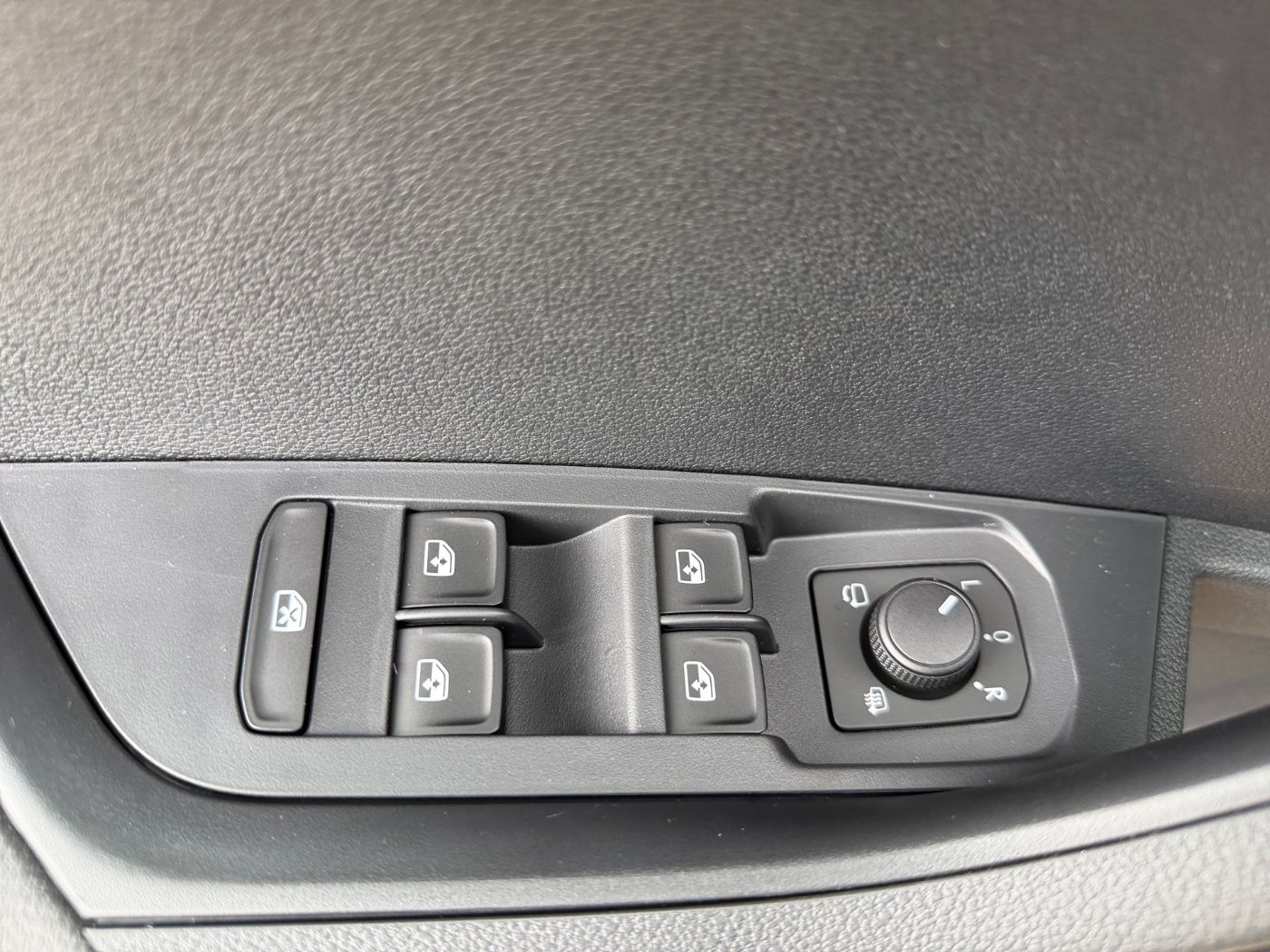Škoda Karoq Balance 1.5 TSI ACT LM Navi Kam. 2xKlima Bild 14