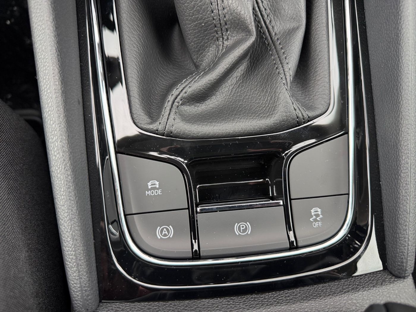 Škoda Karoq Balance 1.5 TSI ACT LM Navi Kam. 2xKlima Bild 16
