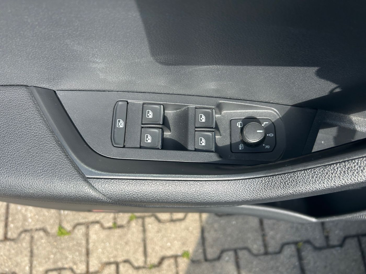 Škoda Karoq 2.0 TDI 4x4 Style LM Kam. 2xKlima AHK Bild 16