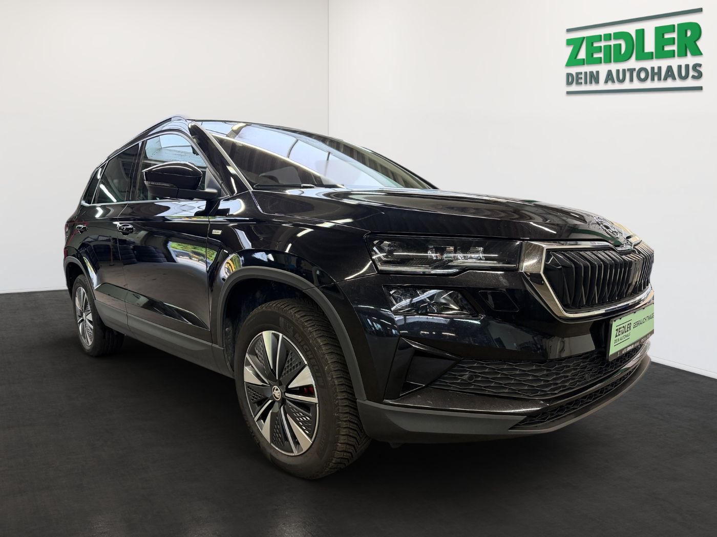 Škoda Karoq Tour 2,0 TDI DSG AHZV Navi RFK KlimaA 4xSHZ Bild 2