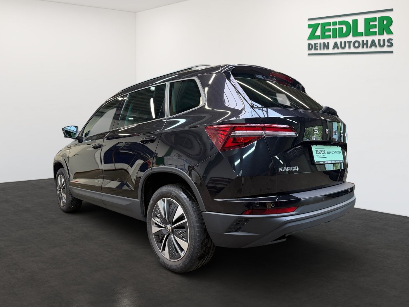 Škoda Karoq Tour 2,0 TDI DSG AHZV Navi RFK KlimaA 4xSHZ Bild 4