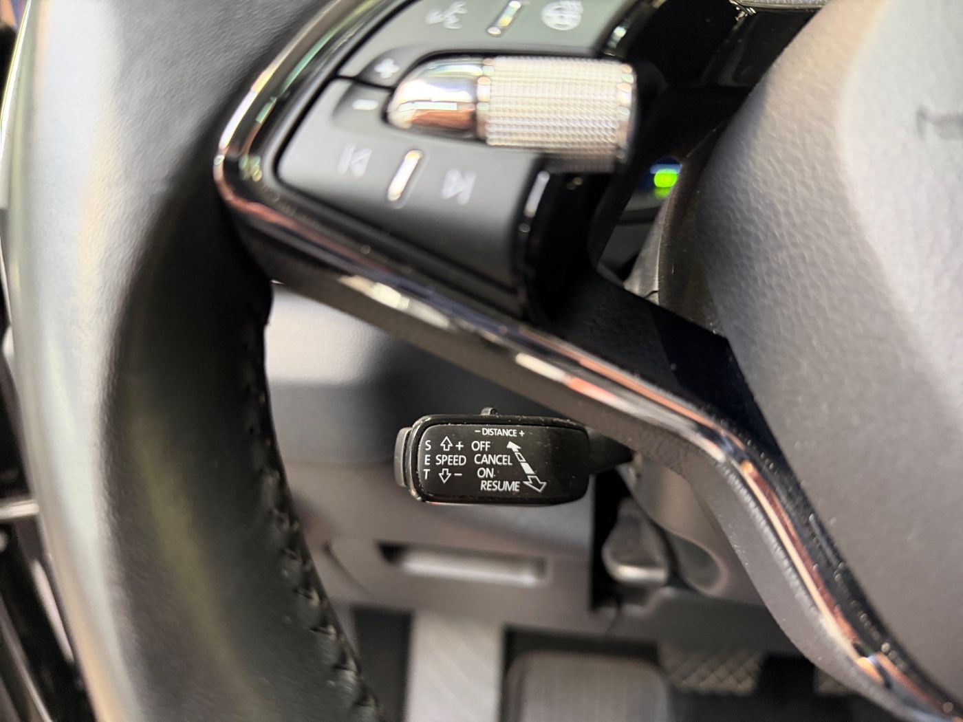 Škoda Karoq Tour 2,0 TDI DSG AHZV Navi RFK KlimaA 4xSHZ Bild 14