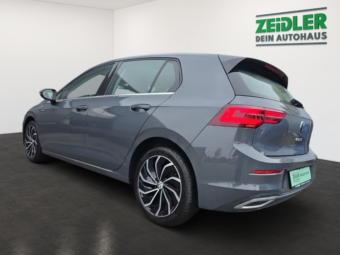 VW Golf VIII 1.5 TSI Style LM Navi Pano SportS. ACC Bild 4