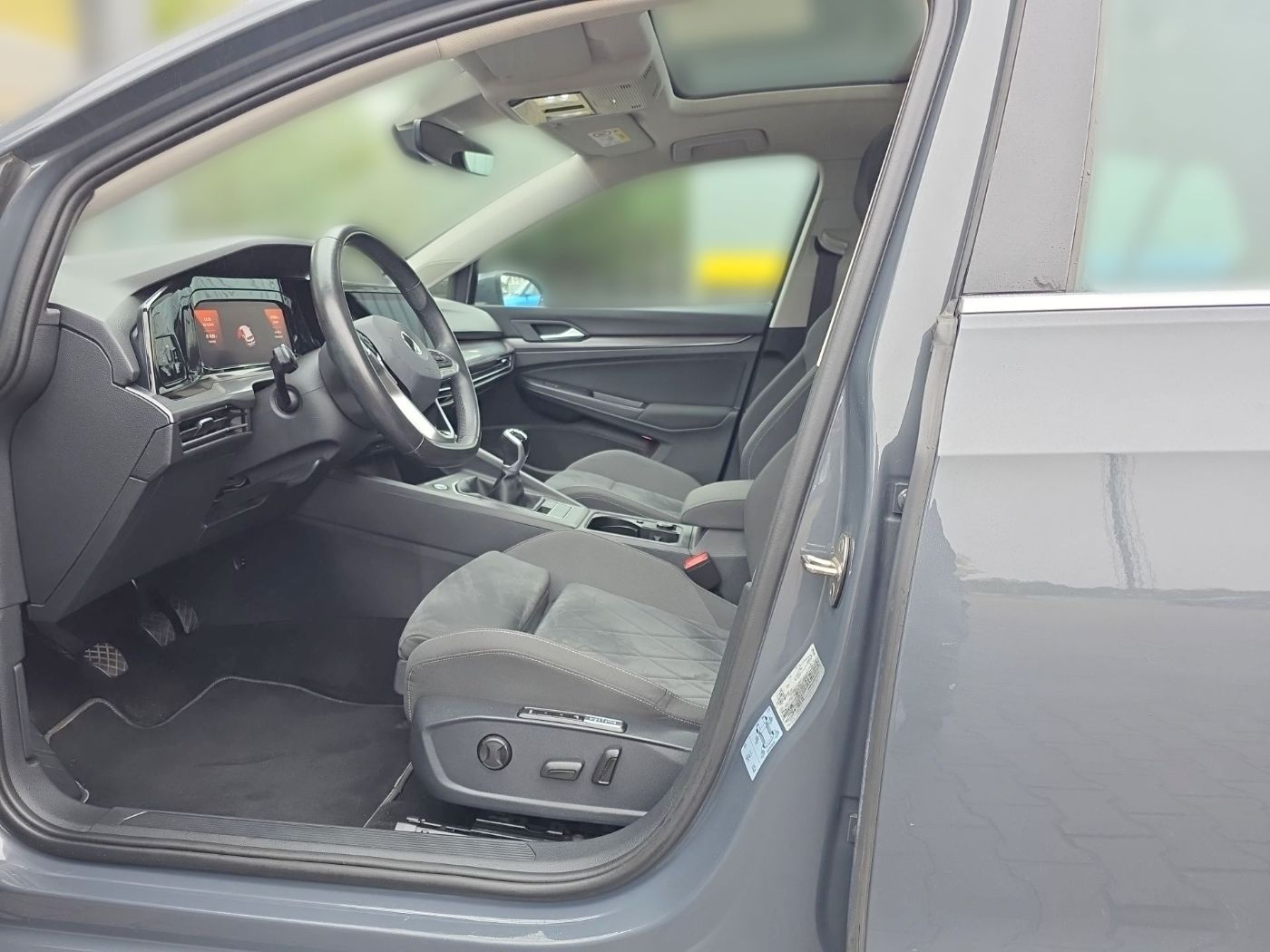 VW Golf VIII 1.5 TSI Style LM Navi Pano SportS. ACC Bild 7