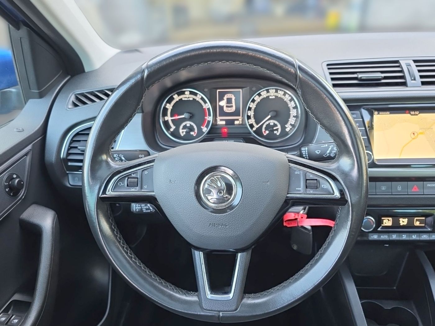 Skoda Fabia Drive Best of 1,0 TSI LM Pano Kam. ACC PDC Bild 10