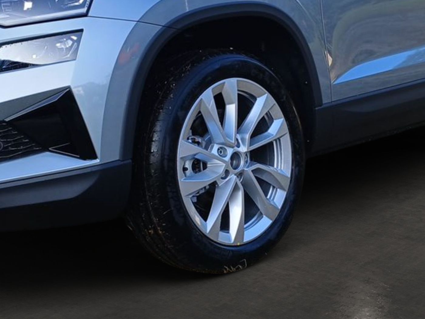 Skoda Karoq Balance 1.5 TSI ACT DSG Navi Kam. 2xKlima Bild 6